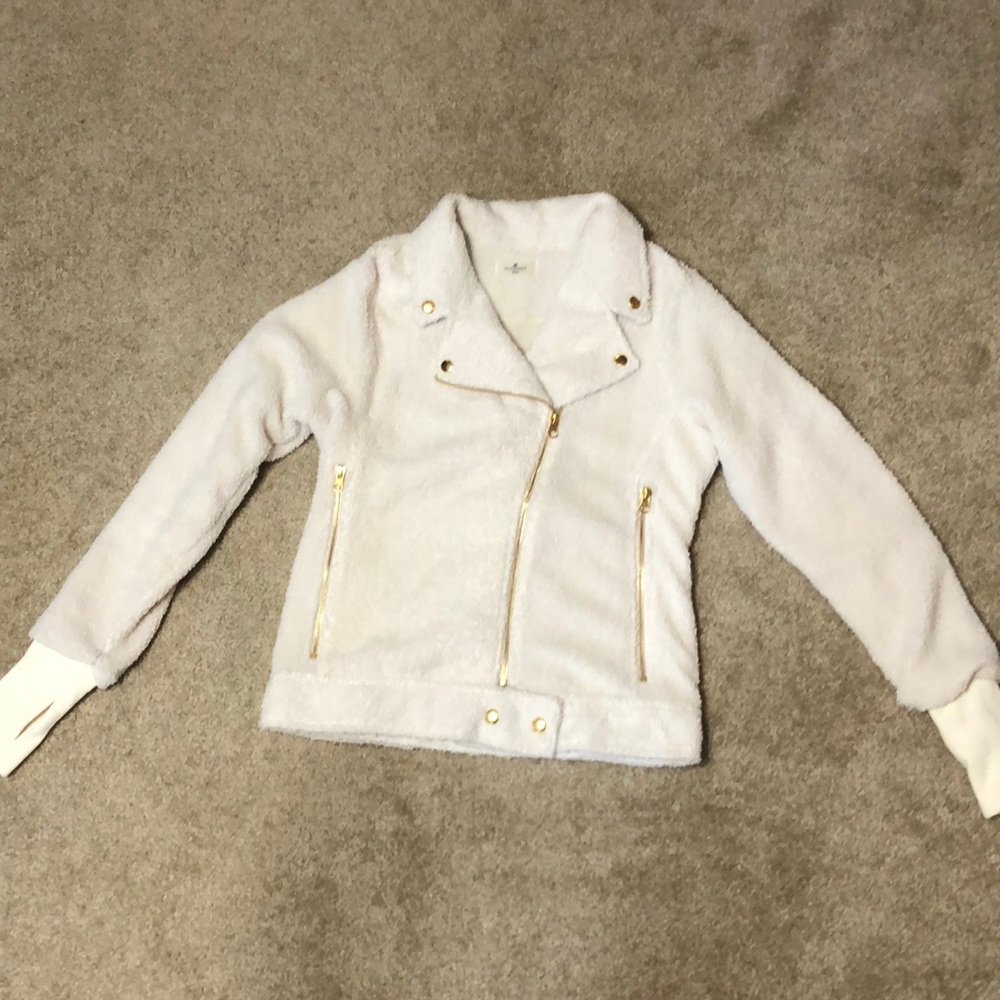 Sundays Sherpa Jacket. Size XS (0). White. Gold hardware.